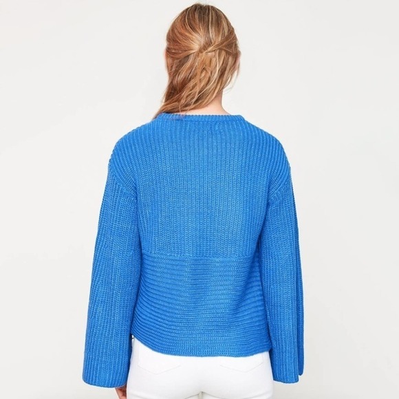NWT Blue Asymmetrical Zipper Sweater Size M by Hayden LA Was $48 - Picture 4 of 8
